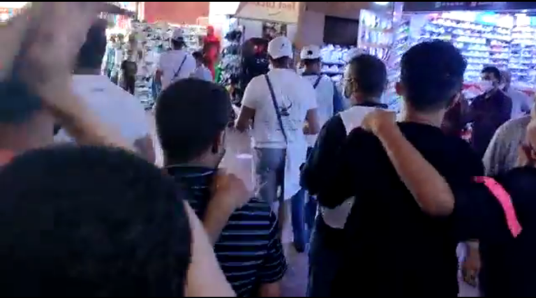 تجار يطردون مرشحي “البيجيدي” من أكبر سوق بأكادير(فيديو)