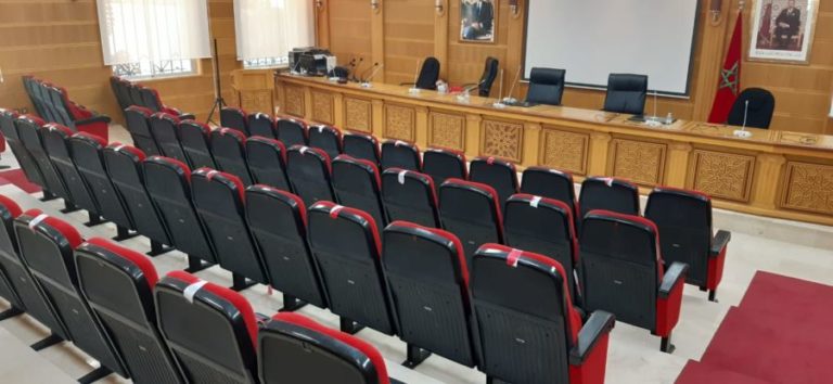 غياب جماعي يؤجل انتخاب رئيسين لمقاطعتين بطنجة