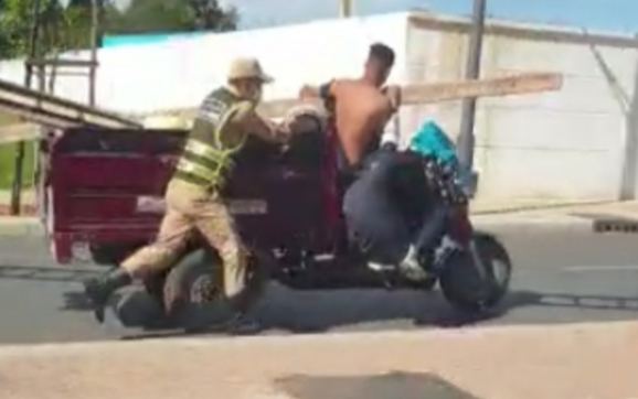 توزيع 30 سنة سجنا على سائق “تريبورتور” ومرافقه سحلا شرطي بسلا