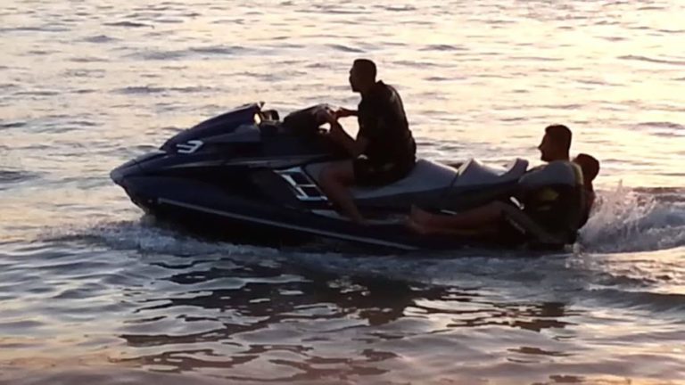 تفاصيل مثيرة عن هروب 3 مغاربة من سجن بمليلية عبر “جيتسكي”