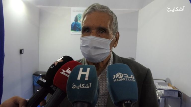أول مغربي يتلقى الجرعة الثالثة