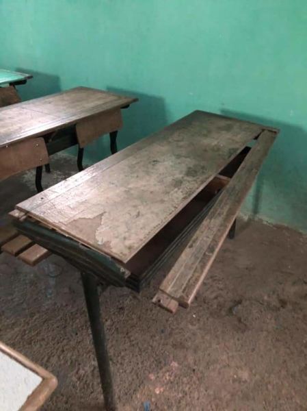 مدرسة تهدد حياة للأطر التربوية والتلاميذ .. والمدير يرفض مبادرات محسنين (صور)