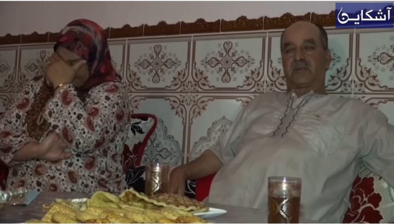 أم تستعطف المغاربة والجزائريين