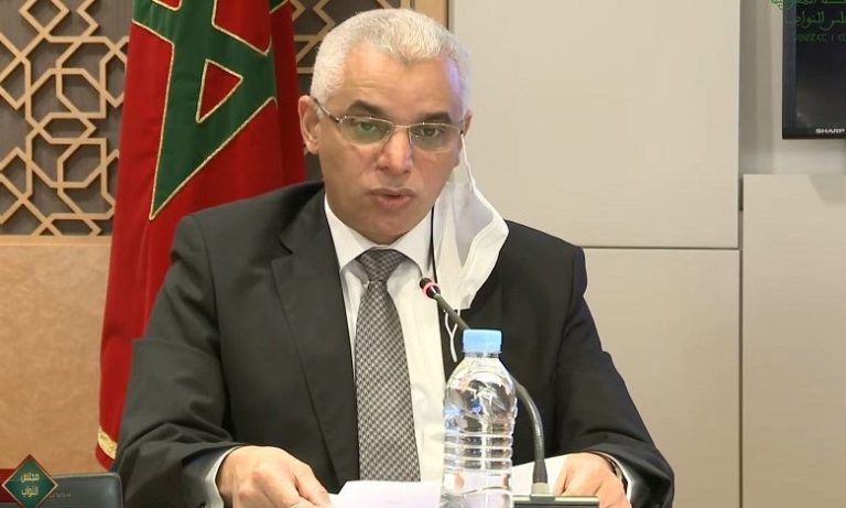 من يكذب على المغاربة.. آيت الطالب أم الصيادلة؟