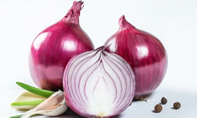 لأول مرة.. بيع بصل لا يدمع العين