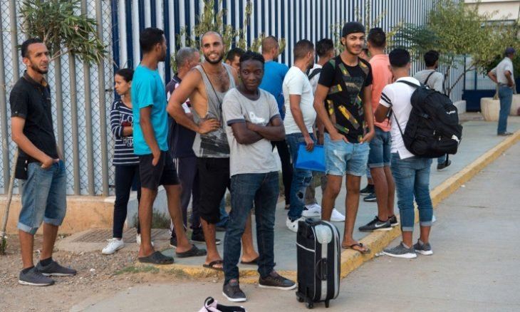 مهاجِرون مغاربة بسبتة المحتلة يتعرّضون للإعتداءات بواسِطة السّيوف