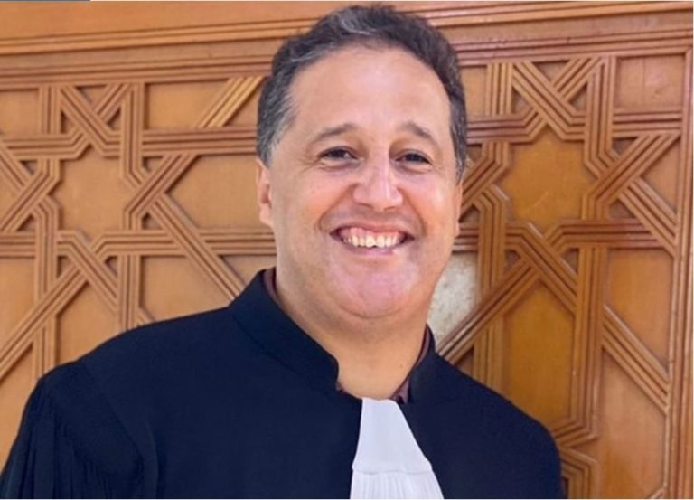 البوعمري يُعدّد أسباب انقلاب المغاربة من مُشجّعين للمنتخب الجزائري إلى فرِحين بانتكاساته