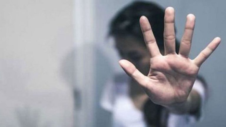 أساتذة جامعيون يتحسسون رؤوسهم بعد إحداث أرقام خضراء للتبليغ عن التحرش