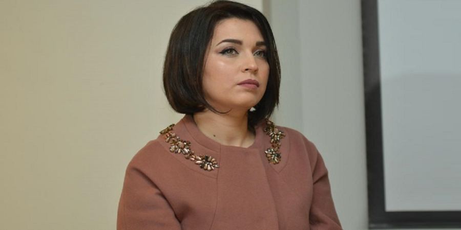 الموت يفجع الفنانة فرح الفاسي (صورة)