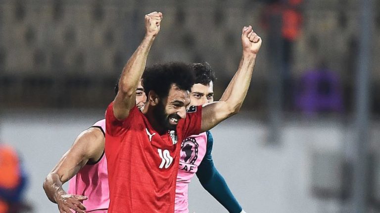 “الكاف” يصدمُ الإتحاد المصري بخُصوص حكم مُباراة الفراعنة والكاميرون