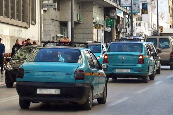 ولاية طنجة: الزيادة في تعرفة سيارات الأجرة غير قانونية
