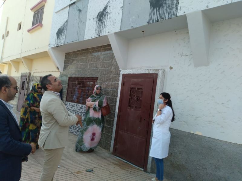 بعد زيارة لجنة العيون .. المواطنة الأمريكية تعلق إضرابها عن الطعام