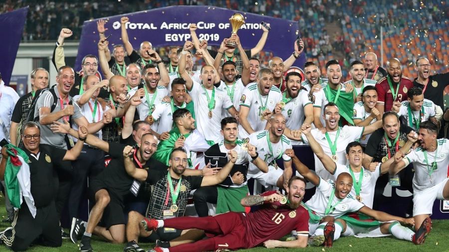 مصـيرٌ كُــرَويٌّ مجْـهول لنُجـوم المُـنتخب الجـزائري