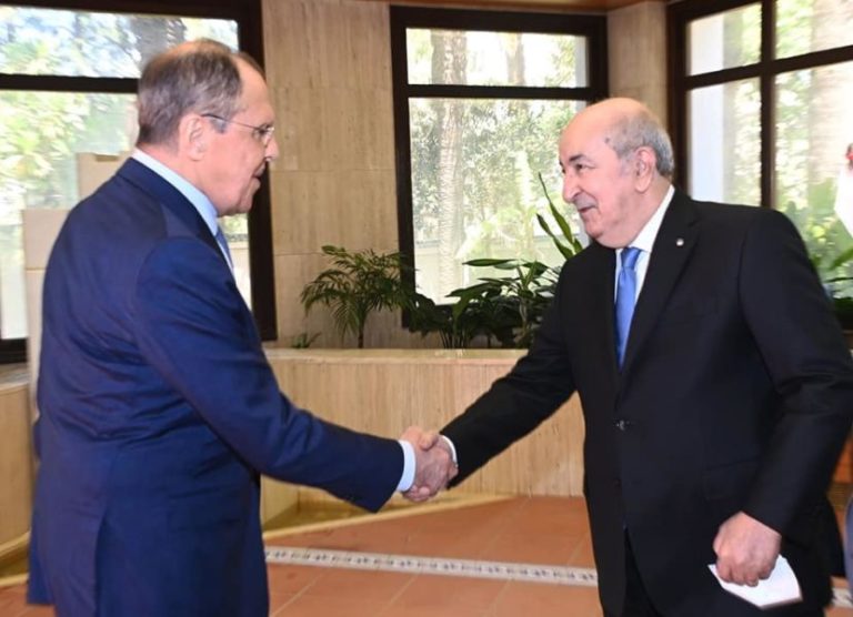 وزيرُ خارجية روسيا يحلُّ بالجزائر ويكشِفُ سبب زيارته