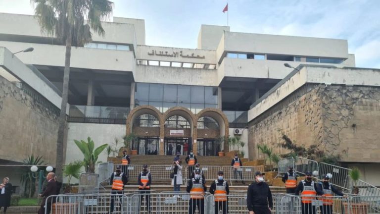 ما مدى قانونية مقاضاة وزير لمواطنا بتهمة نشر صورته دون إذنه؟