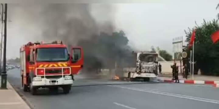 نجاةُ مواطنين من محرقة جماعية في حافلة للنقل الحضري ببني ملال (صور)