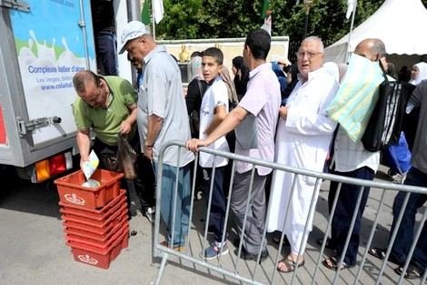 ولايـــة بالجزائر تمنعُ بيْع الحليب للمُواطنين ليلاً (وثيقة)