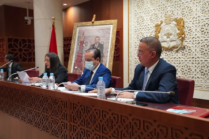 الحُـكومة ترضخُ للمُـحامين و تُسقِط الضريبة التلقائية عنهم
