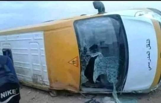 نجاة تلاميذ من حادث مميت بعد انقلاب سيارة للنقل المدرسي