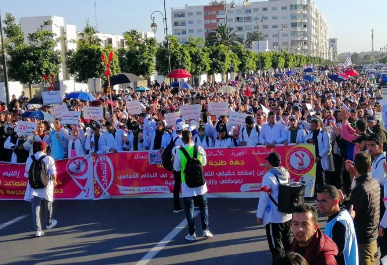 “أساتذة التعاقد” ترد على اتهامات بنموسى للأساتذة الموقوفين بارتكاب “تجاوزات”