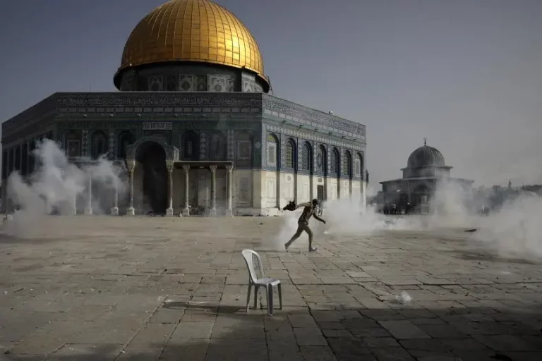 أزيد من 100 شخصية مغربية تنتفضُ ضد الإعتداءات الإسرائيلية على المسجد الأقصى