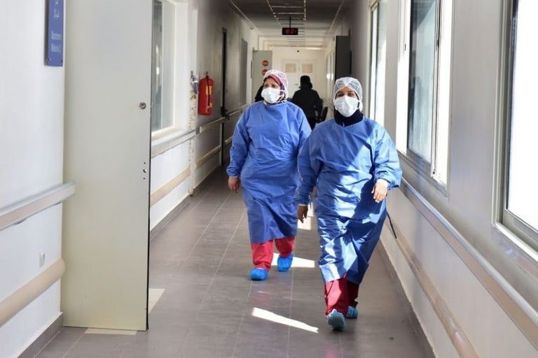 هجرةُ جماعية لعشرات مهنيي التمريض المغاربة إلى كندا