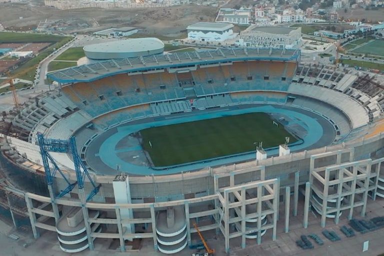 مصرع عامل بعد سقوطه من علو مرتفع بملعب طنجة