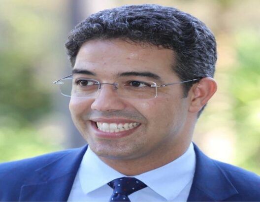 التفاني والجدية في العمل: رؤى خطاب جلالة الملك بالذكرى 24 لعيد العرش المجيد
