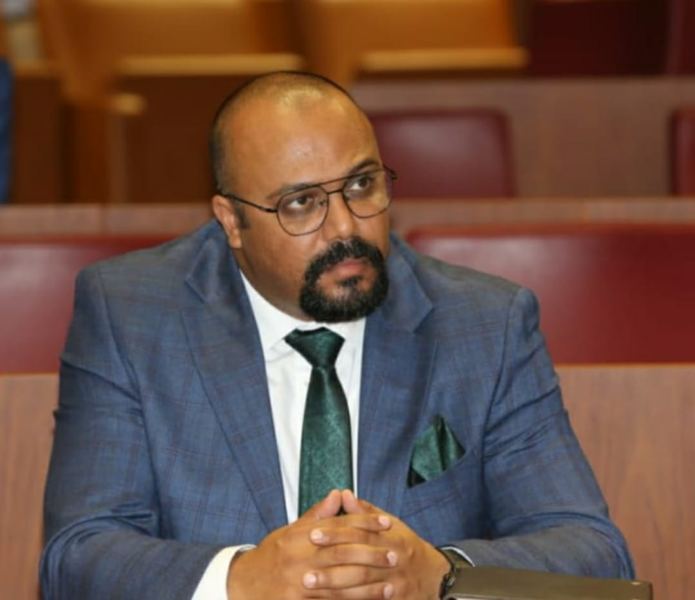 مروحية الرئيس تسقط فوق عمامة الولي الفقيه