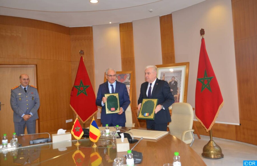 وزير الدفاع الوطني يوقع اتفاقيات مع نظيره الروماني