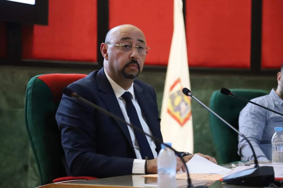 الوضع الصحي يؤجل الاستنطاق التفصيلي لعمدة طنجة في قضية “الصاك”