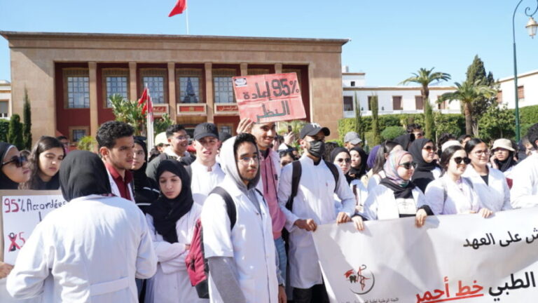 ميراوي مطلوب في البرلمان للنظر في أزمة الطلبة الأطباء