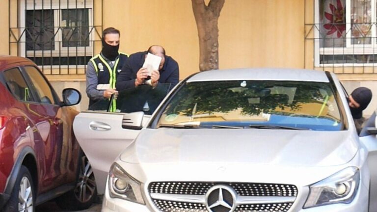 التخوف من “استغلال الجنسية المغربية” تدخل سياسيين بمليلية المحتلة السجن