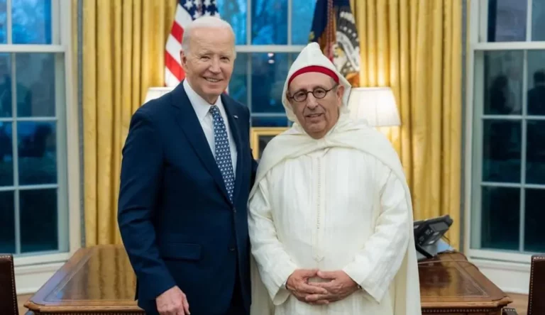 جو بايدن يستقبل السفير المغربي بأمريكا