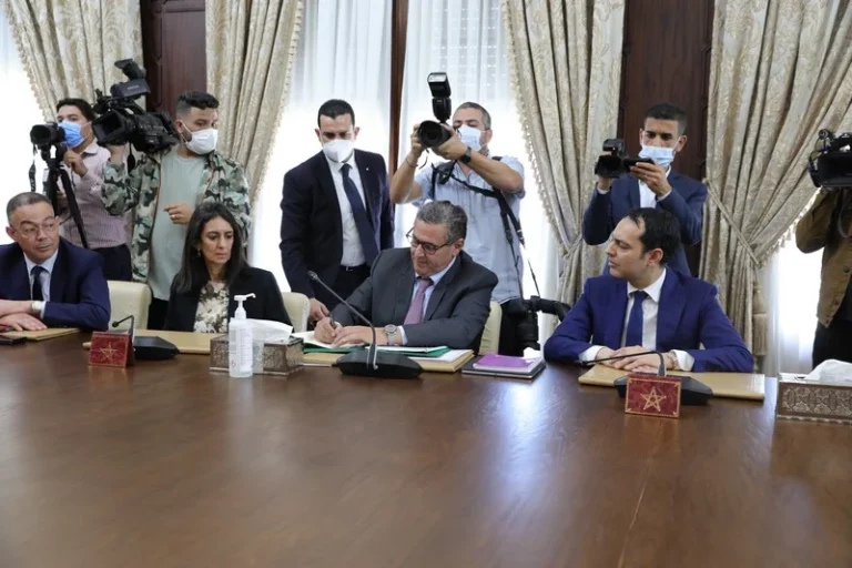 حصري.. الحكومة توقع اتفاقا جديدا مع النقابات
