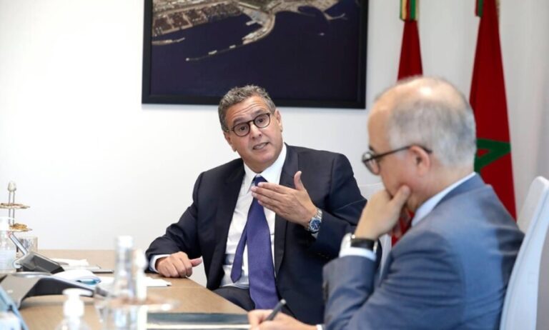 بعد معاقبة الأساتذة الموقوفين.. منظمة حقوقية تطالب أخنوش بالتراجع عن قرارات وزارة بنموسى