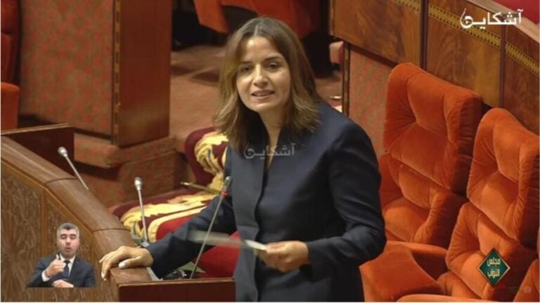 الوزيرة بنعلي عن “قبلة” الملياردير: أنا أم مغربية أصيلة ووزيرة حريصة على الشرف