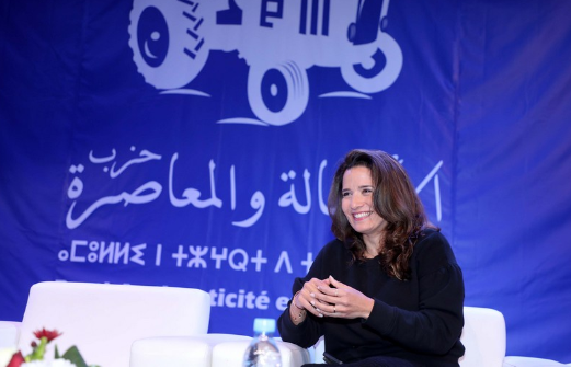 “قبلة بنعلي” مازالت تطرح العديد من الأسئلة وعلى الوزيرة وحزبها التوجه إلى القضاء لحسمها (صبري)