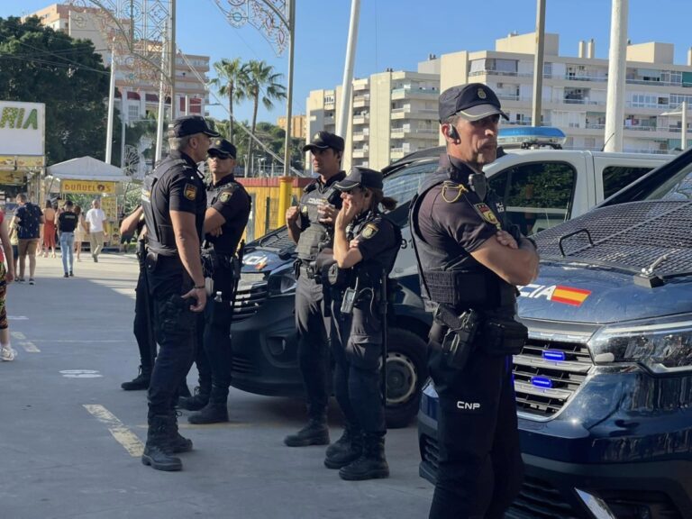حجز 15 سيارة فارهة مسروقة بميناء “الخزيرات” كانت في طريقها إلى المغرب
