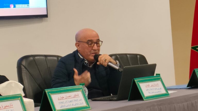 يدير اكيندي