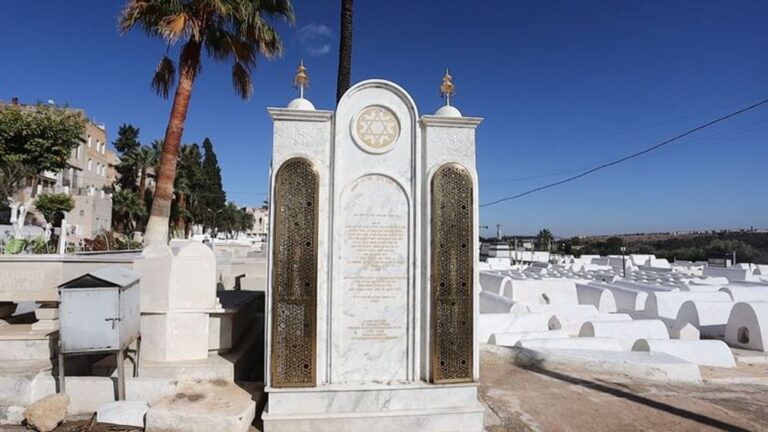 “جنازة عاطفية” للإسرائيليين الذين قتلوا في حادث بالمغرب