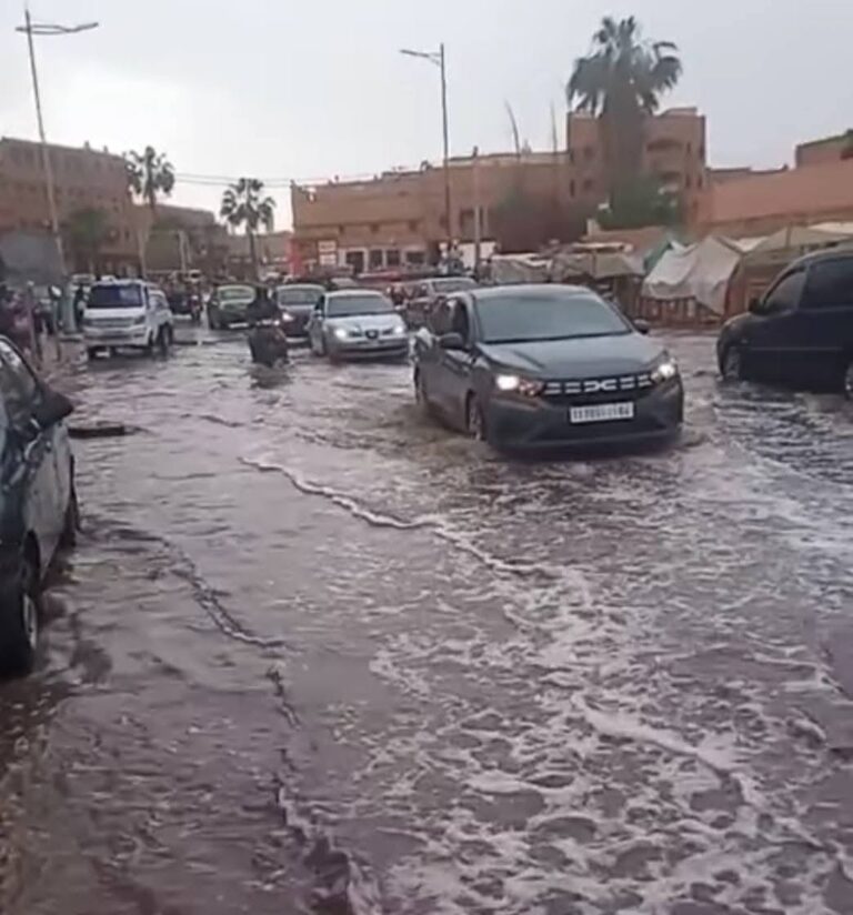 دقائق من الأمطار تفضح هشاشة البنية التحتية بمدينة كلميم (فيديوهات+صور)