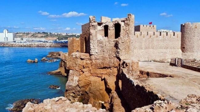 معالم تاريخية تحتضر في انتظار رحمة السماء لإنقاذها