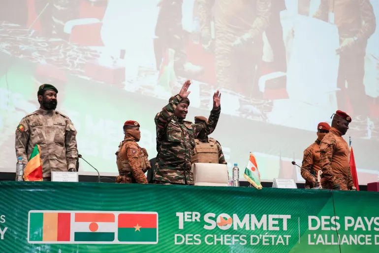الجزائر ترد على مالي وحليفيها باتخاذ قرارات تصعيدية (بلاغ)