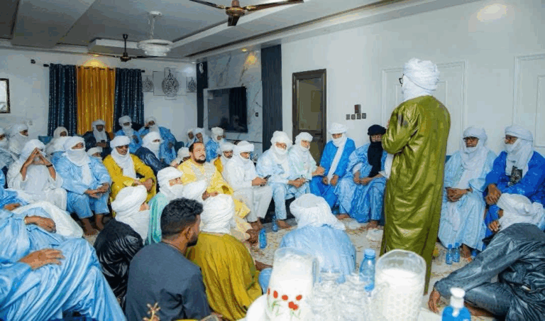 أطياف الطوارق توقع ميثاق مشتركا دعما لوحدة مالي وسيادتها