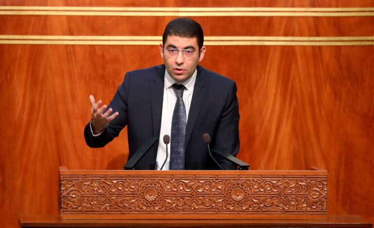 تأخر وزارة بنسعيد في صرف مستحقات الدعم يضع مهنيو الفن في ورطة مالية