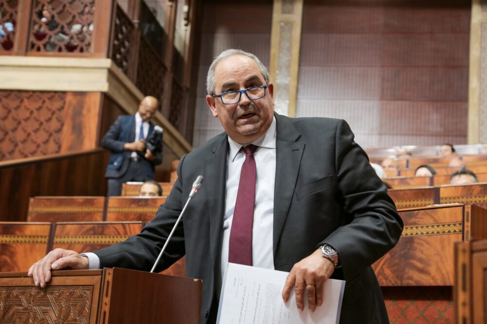 البرلمان يدخل على خط أزمة الأساتذة الباحثين