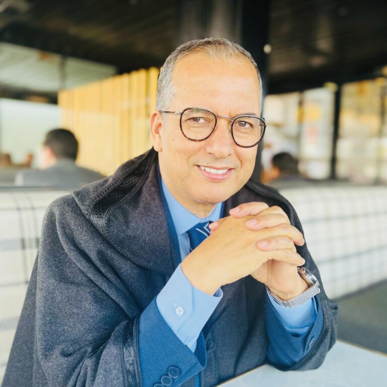 الطريقة الجديدة لرصد السرعة تهدد بأزمة أسرية وكارثة مجتمعية (محام)