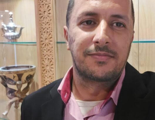 مدرجات الشوارع..الوجه القبيح للمقهى