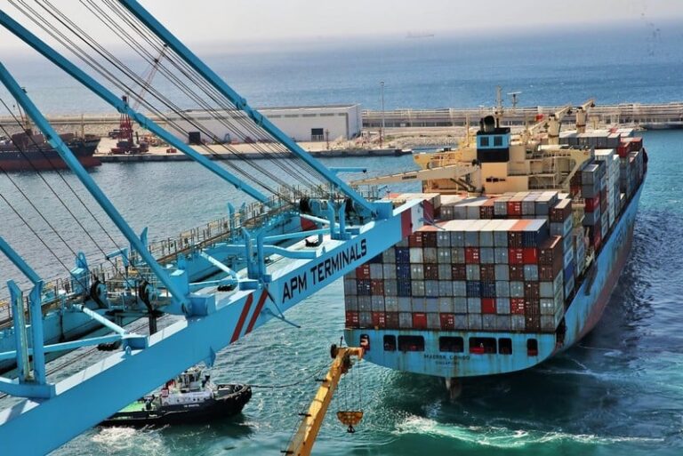 أكثر من ٪80 من النشاط التجاري خارج القانون: نداءٌ لإصلاح شامل لقانون التجارة المغربي